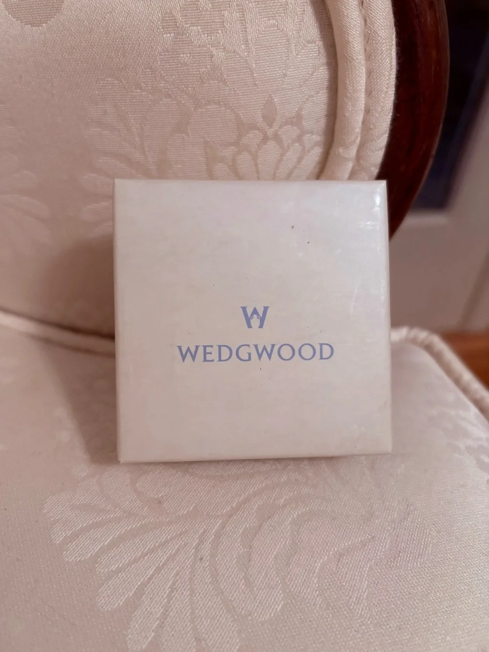 Vintage Wedgwood Blue Jasperware Heart Brooch Pin w/ Original Box – Never Worn